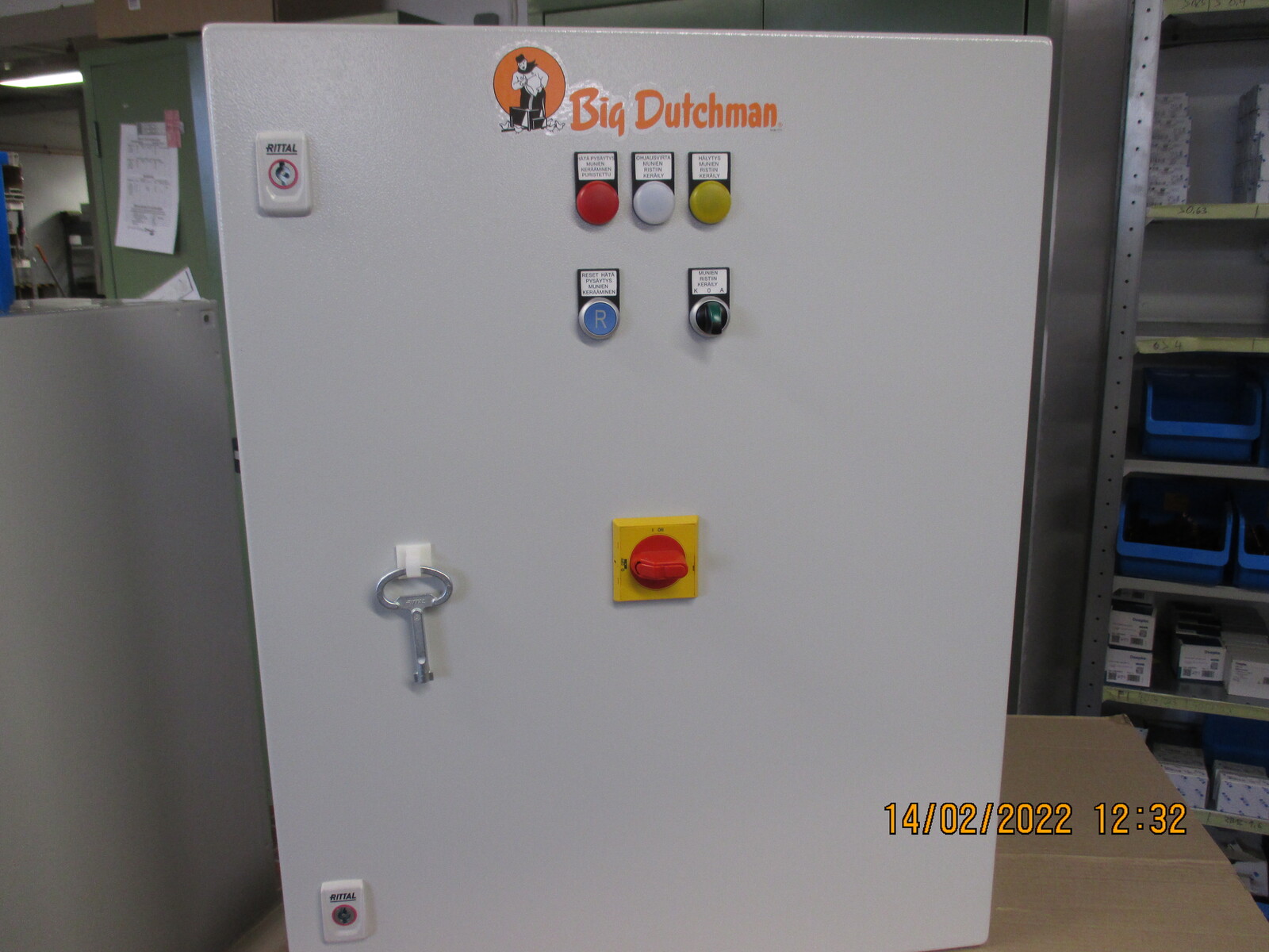 Contr cabinet Egg Collection